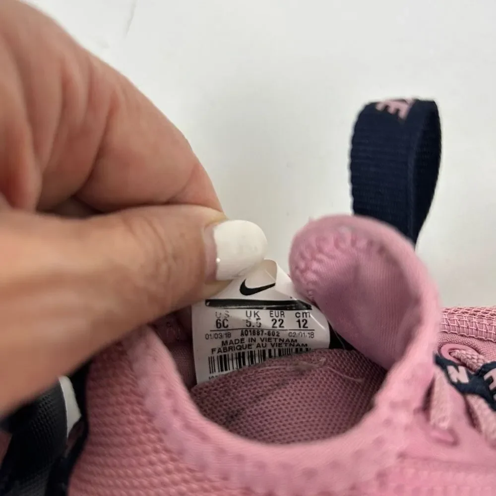Nike Ashin Modern little girl mesh athletic sneaker size 6 pink